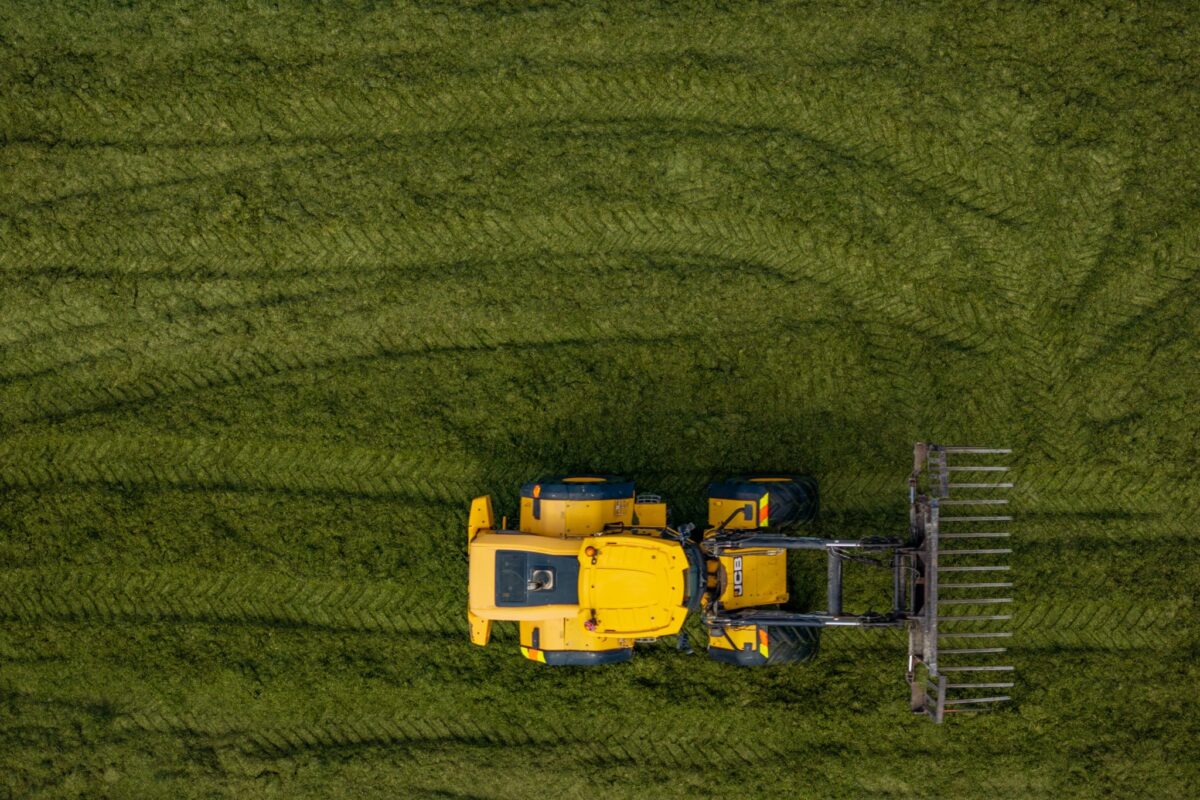 JR_Civil_Harvester_In_Action_West_Eyreton_16_10_25_Small_21